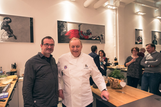 Fotograf Knut Pflaumer und Alfons Schuhbeck in der cookionista Kochschule